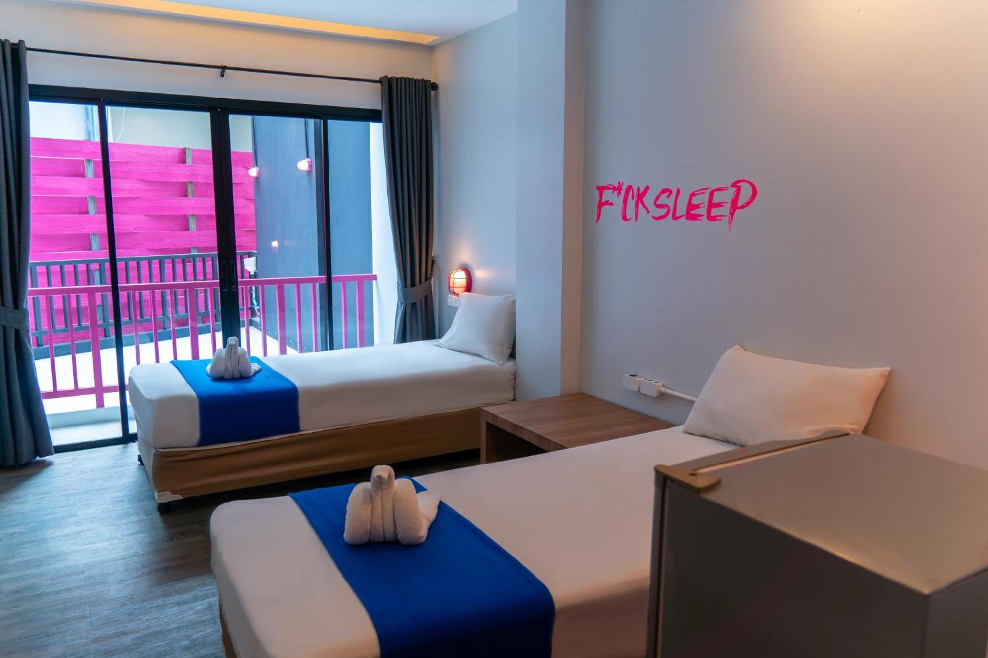 Slumber Surf Phuket Kata Hostel Eksteriør bilde