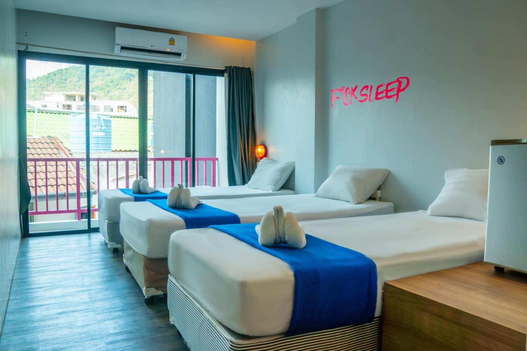 Slumber Surf Phuket Kata Hostel Eksteriør bilde