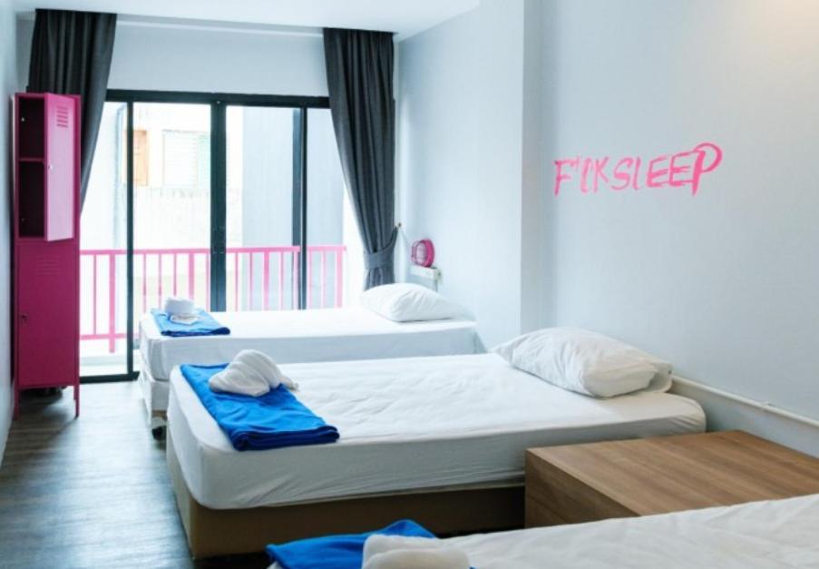 Slumber Surf Phuket Kata Hostel Eksteriør bilde